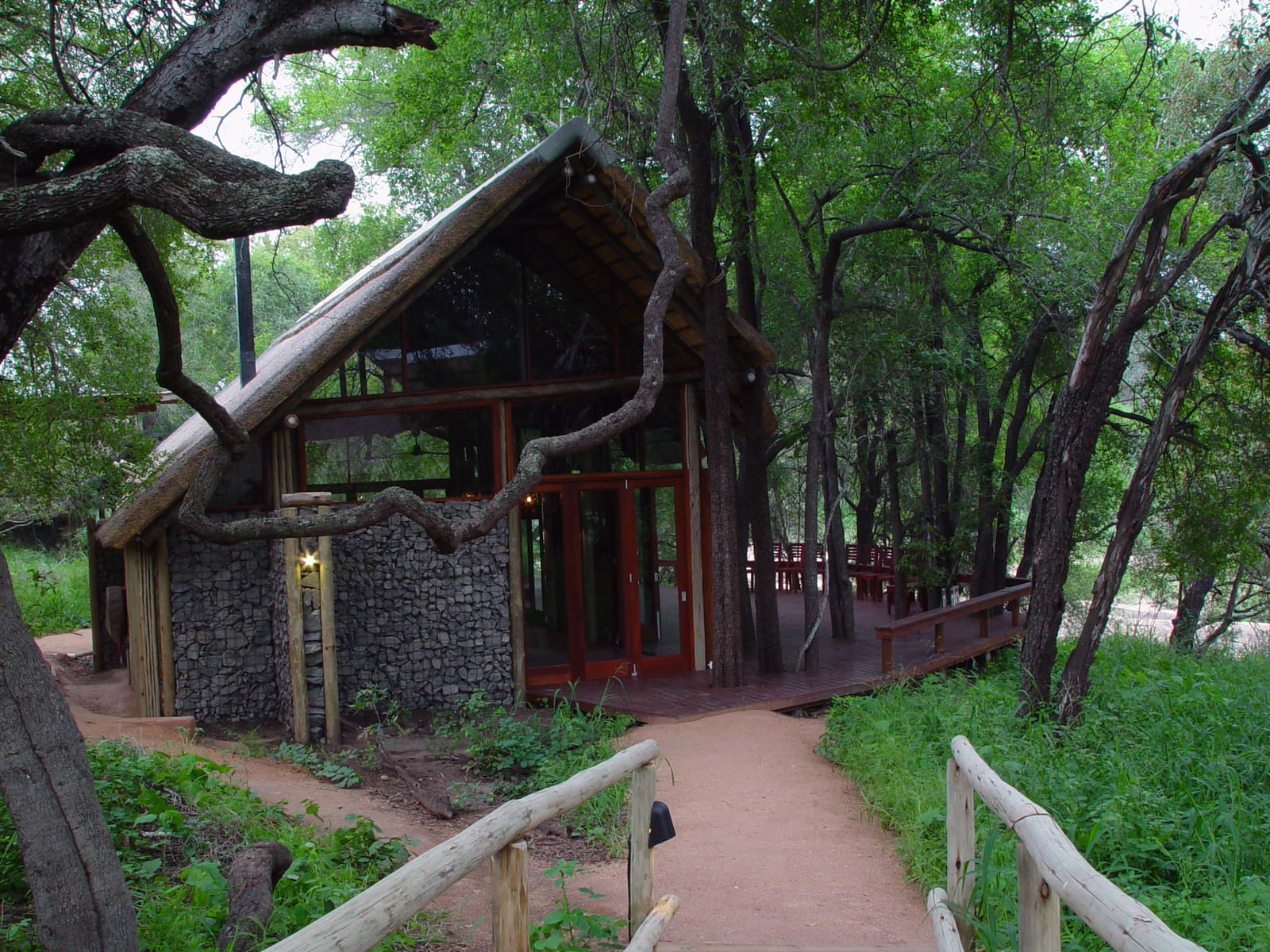 Rhino Post Safari Lodge 营地实景