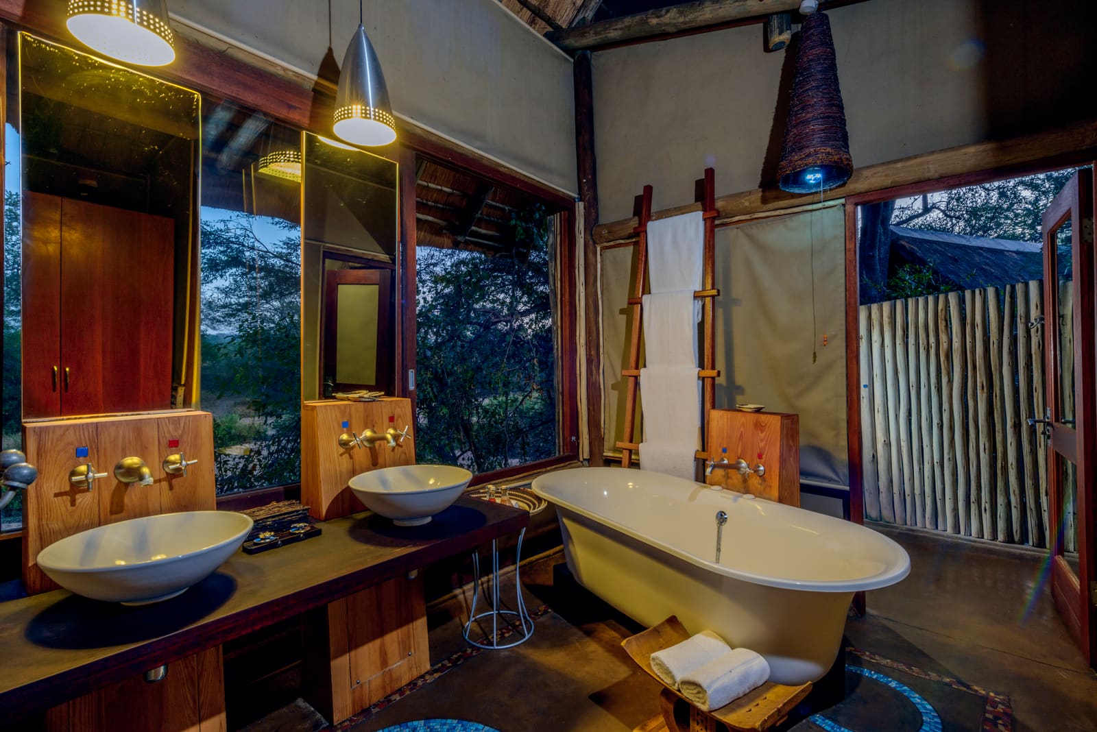 Rhino Post Safari Lodge 营地实景