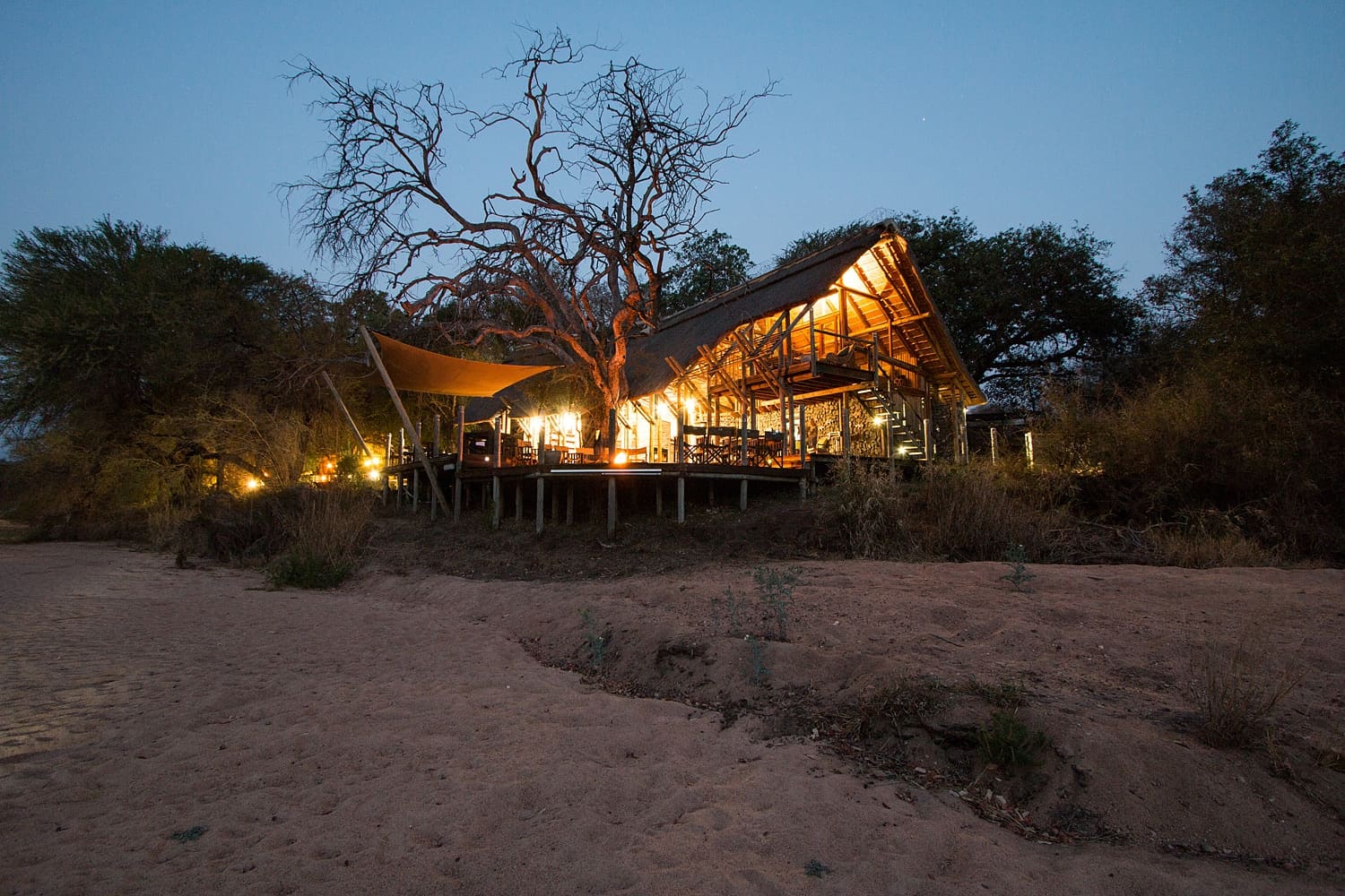 Rhino Post Safari Lodge 营地实景
